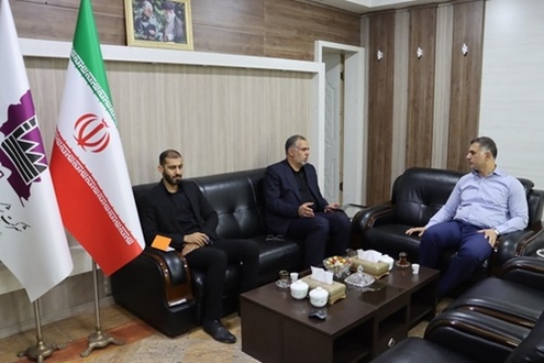 نماینده ی مردم اهواز در دیدار با مدیر عامل شرکت شهرک های صنعتی خوزستان عنوان کرد:  صنایع کوچک مهم ترین بخش در ایجاد اشتغال