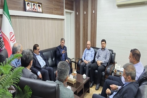 توسط سرپرست بانک صنعت و معدن خوزستان تاکید شد: تقویت نقدینگی و تمرکز حساب‌های واحدهای تولیدی