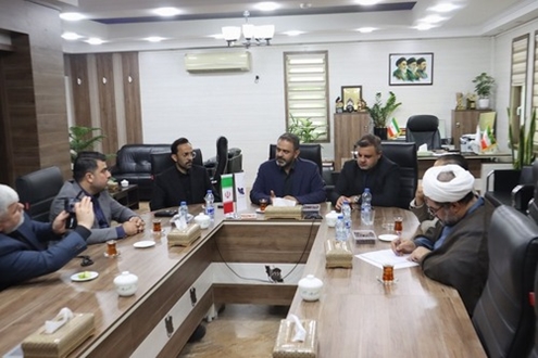   در دیدار نماینده‌ی مردم مسجدسلیمان، لالی، اندیکا و هفتکل با مدیر عامل شرکت شهرک‌های صنعتی تاکید شد: سرمایه‌گذاری در صنایع کوچک عامل رشد اقتصادی و اشتغال‌زایی